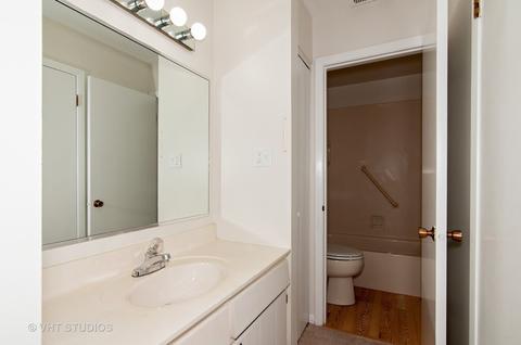 1656 Dover Ct #D, Wheaton, IL 60189 photo 9