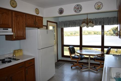 417 Lake Ct, Dixon, IL 61021 photo 6