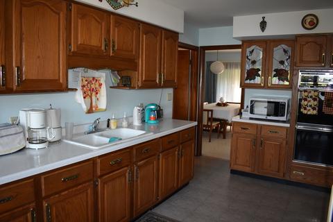 417 Lake Ct, Dixon, IL 61021 photo 5