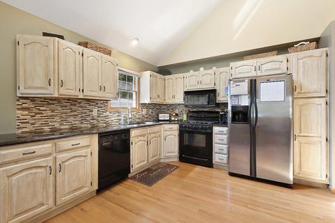 434 Maxwell St, Beecher, IL 60401 photo 3