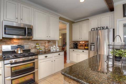 617 Aborn Ave, Elgin, IL 60124 photo 6