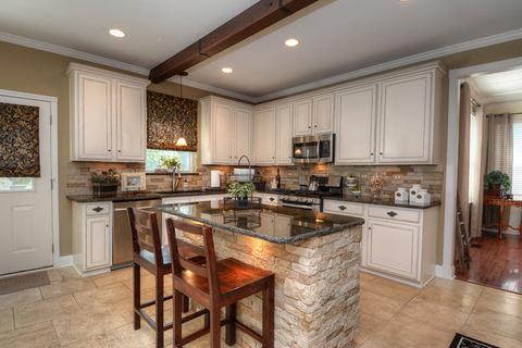 617 Aborn Ave, Elgin, IL 60124 photo 4