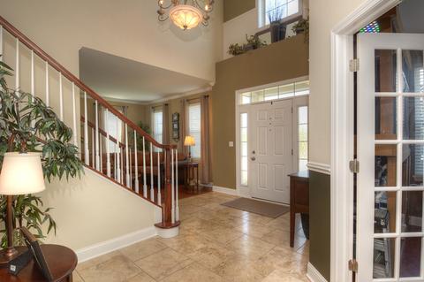 617 Aborn Ave, Elgin, IL 60124 photo 2