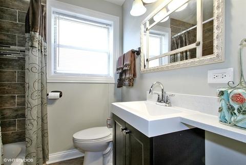 5705 N Mango Ave, Chicago, IL 60646 photo 8