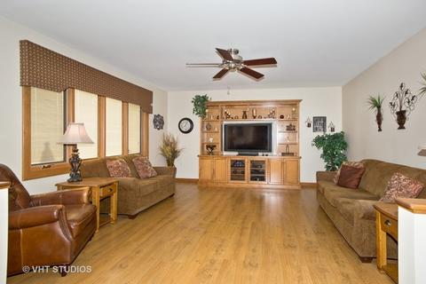 16055 S Peerless Dr, Plainfield, IL 60586 photo 8