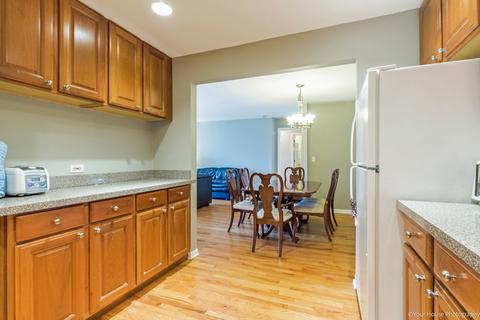 5400 Astor Ln #312, Rolling Meadows, IL 60008 photo 8