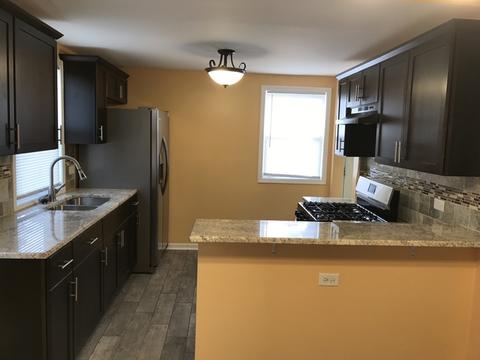 709 Gates St, Aurora, IL 60505 photo 5