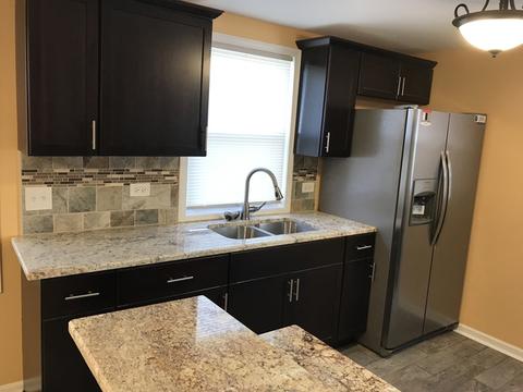 709 Gates St, Aurora, IL 60505 photo 3