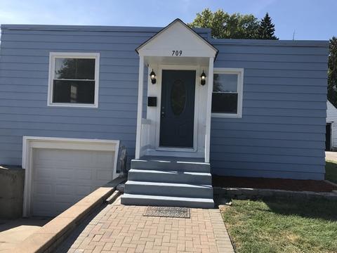 709 Gates St, Aurora, IL 60505 photo 2