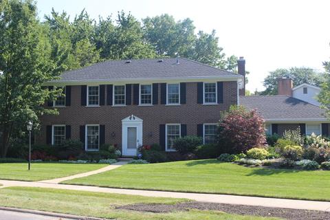 2747 Maple Ave, Northbrook, IL 60062 photo 1