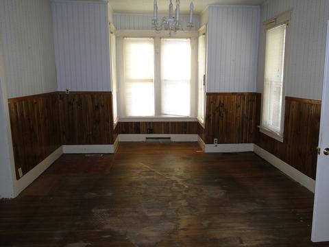 403 E 2nd St, Gilman, IL 60938 photo 9