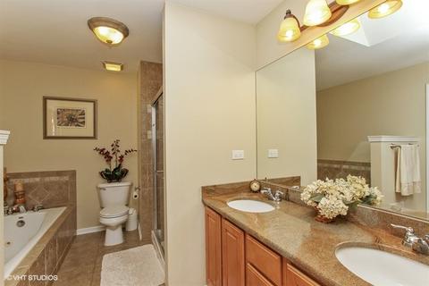 420 E Fay Ave, Addison, IL 60101 photo 10