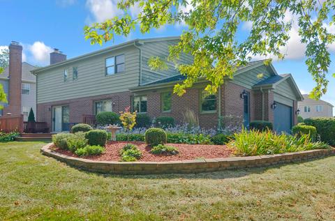 437 Bennacott Ln, Burr Ridge, IL 60527 photo 4