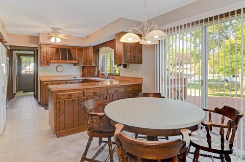 437 Bennacott Ln, Burr Ridge, IL 60527 photo 13