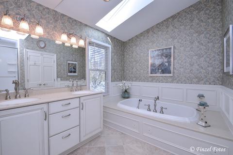 295 Stonegate Rd, Trout Valley, IL 60013 photo 13