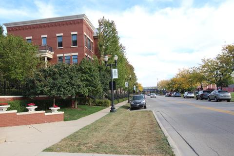 149 S Grove Ave, Elgin, IL 60120 photo 28