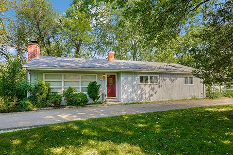 327 Krause Ln, Wheeling, IL 60090 photo 2