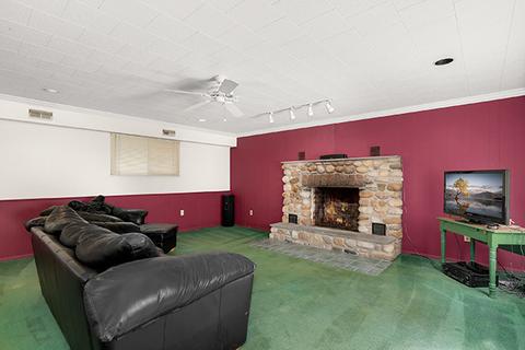 327 Krause Ln, Wheeling, IL 60090 photo 3