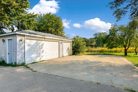 327 Krause Ln, Wheeling, IL 60090 photo 14