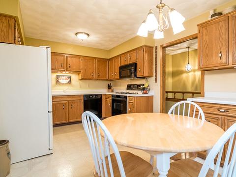 6893 Hartwig Dr, Cherry Valley, IL 61016 photo 9