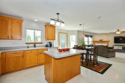 1011 Wise St, Elburn, IL 60119 photo 5
