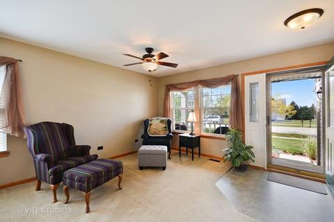 1011 Wise St, Elburn, IL 60119 photo 2