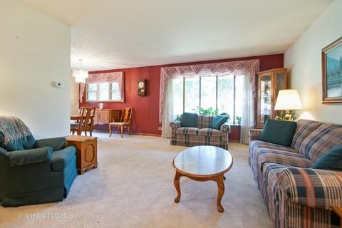 610 Jon Ln, Des Plaines, IL 60016 photo 2
