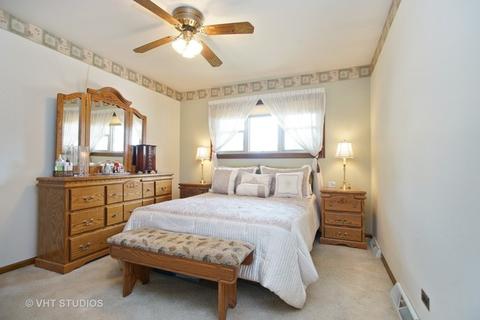 610 Jon Ln, Des Plaines, IL 60016 photo 8