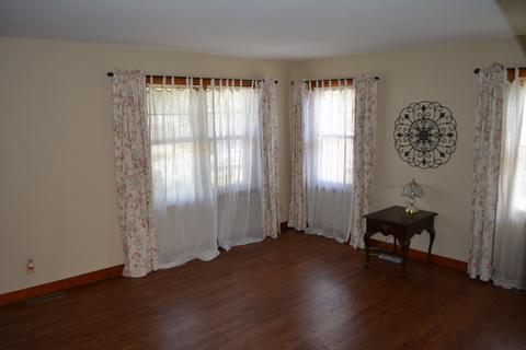 220 E Main St, Genoa, IL 60135 photo 7
