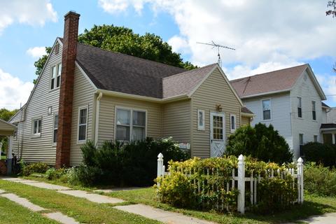 220 E Main St, Genoa, IL 60135 photo 3