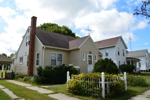220 E Main St, Genoa, IL 60135 photo 1