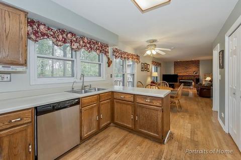 736 Bayberry Dr, Bartlett, IL 60103 photo 8
