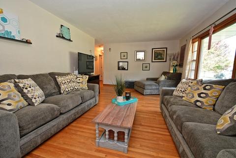 615 E 2nd St, Lockport, IL 60441 photo 5