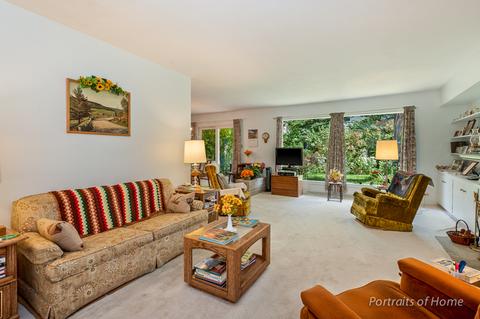 1017 Eddy Ct, Wheaton, IL 60187 photo 4