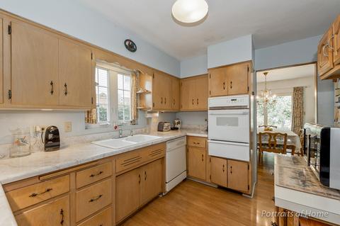 1017 Eddy Ct, Wheaton, IL 60187 photo 6