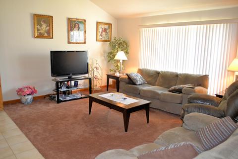 19285 Maple St, Lansing, IL 60438 photo 3