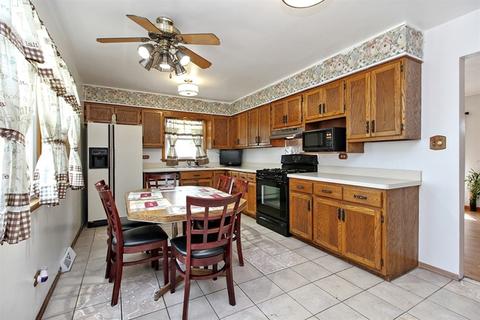17505 Maple Ave, Lansing, IL 60438 photo 3