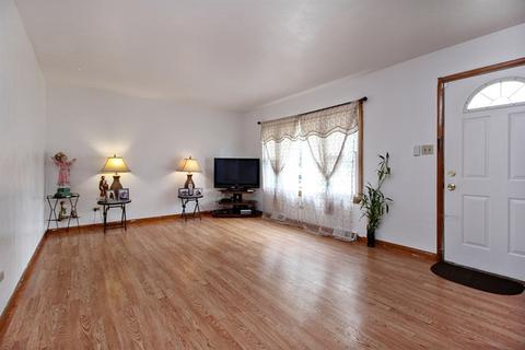 17505 Maple Ave, Lansing, IL 60438 photo 2