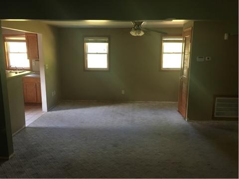 2040 E Old Pine Bluff Rd, Morris, IL 60450 photo 2