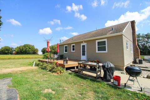 5123 River Rd, Cherry Valley, IL 61016 photo 10