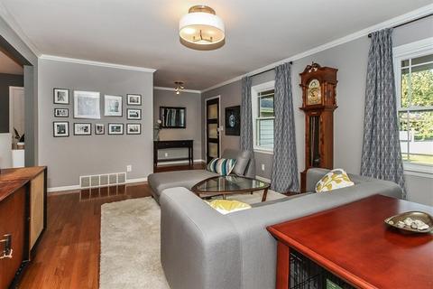 512 Colonial Ct, Algonquin, IL 60102 photo 5