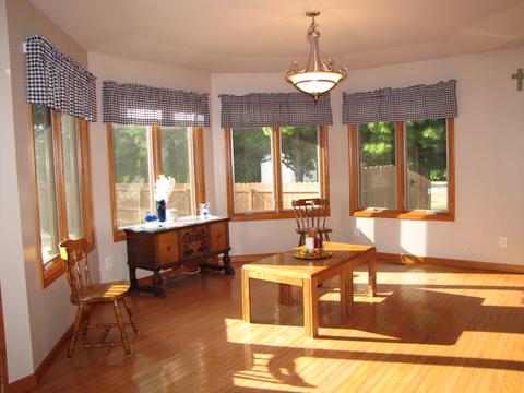 17 N Prairieview Ave, Tuscola, IL 61953 photo 10