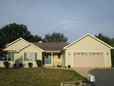 17 N Prairieview Ave, Tuscola, IL 61953 photo 1
