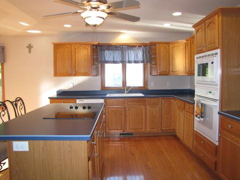 17 N Prairieview Ave, Tuscola, IL 61953 photo 8