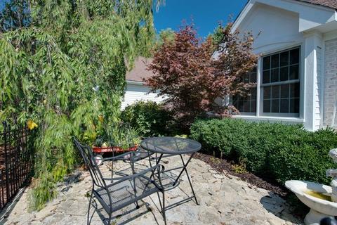 6401 Plainview Rd, Gurnee, IL 60031 photo 4