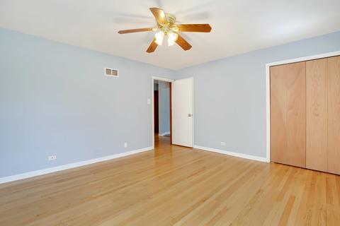 528 Ridgemoor Dr, Willowbrook, IL 60527 photo 7