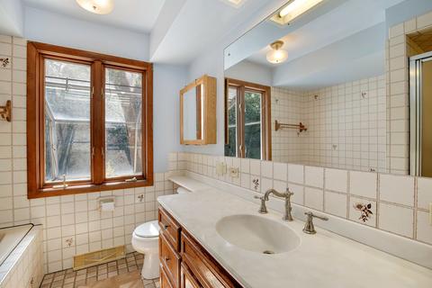 528 Ridgemoor Dr, Willowbrook, IL 60527 photo 8