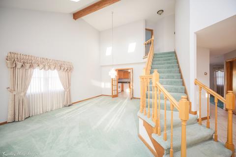 218 Lakeview Ct, Steger, IL 60475 photo 4