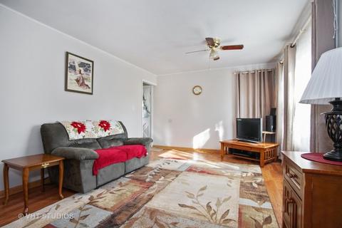3733 Bluebird Ln, Rolling Meadows, IL 60008 photo 2