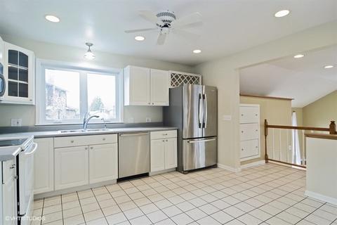 2006 Euclid Ave, Mount Prospect, IL 60056 photo 3